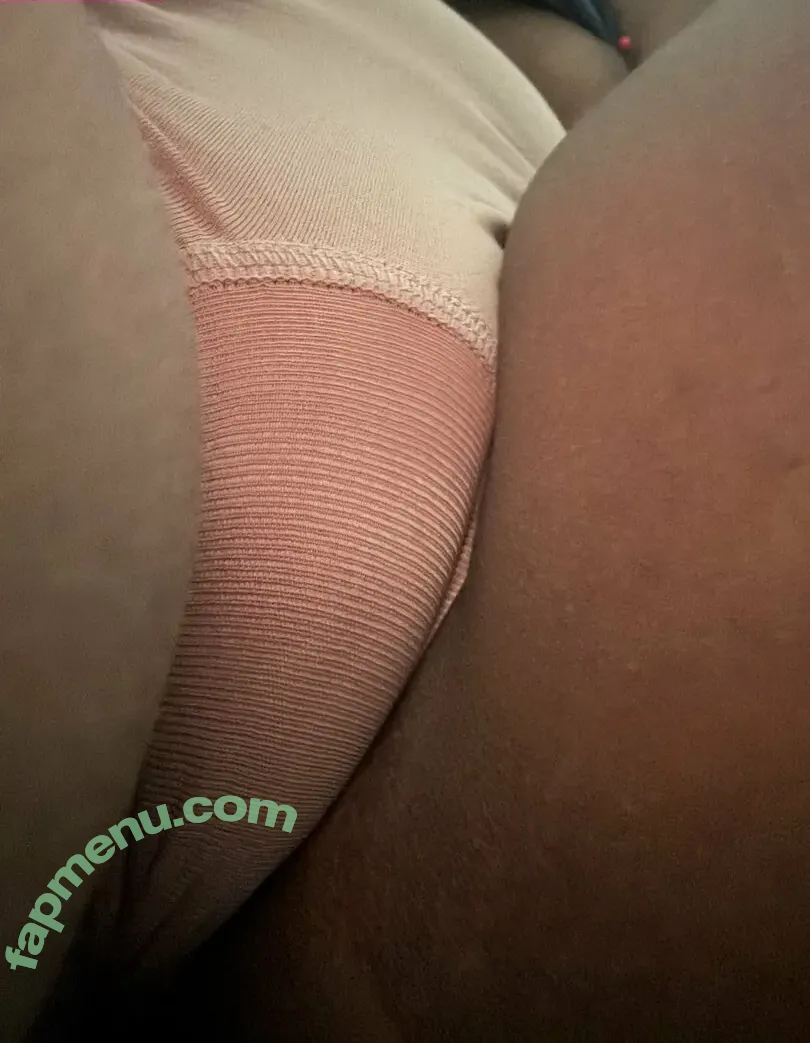 Bossladytiny nude photo #0002 (shortfatcakes / tinyymf_)