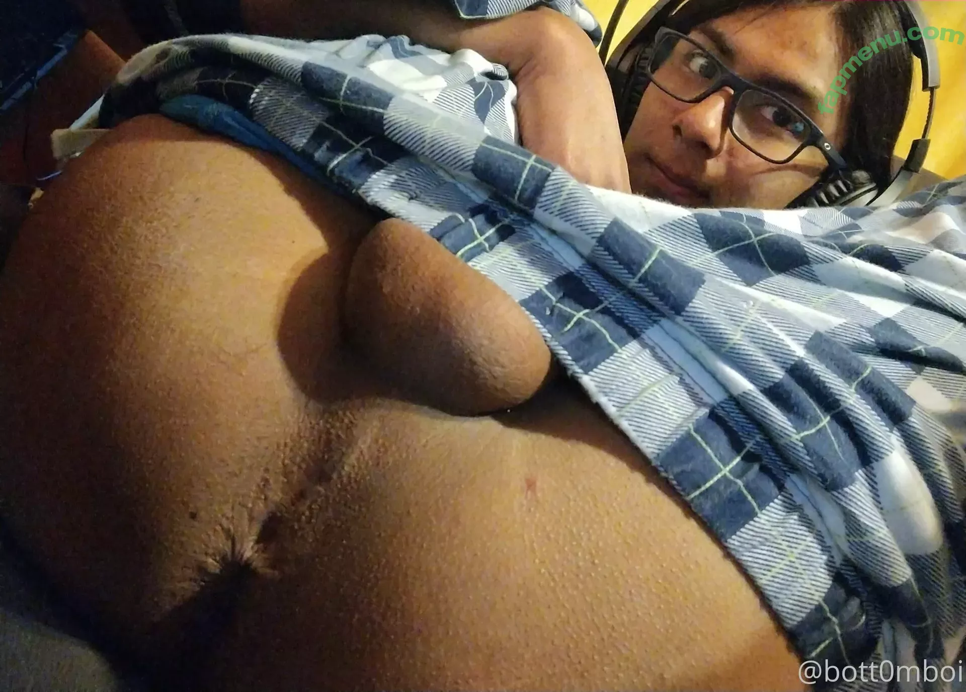 bott0mboi nude photo #0020 (coldesttomboy_)