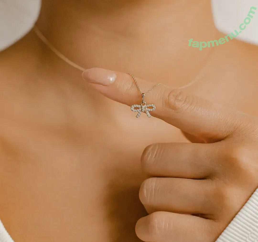 bowtienecklace nude photo #0003 (bowtienecklace)