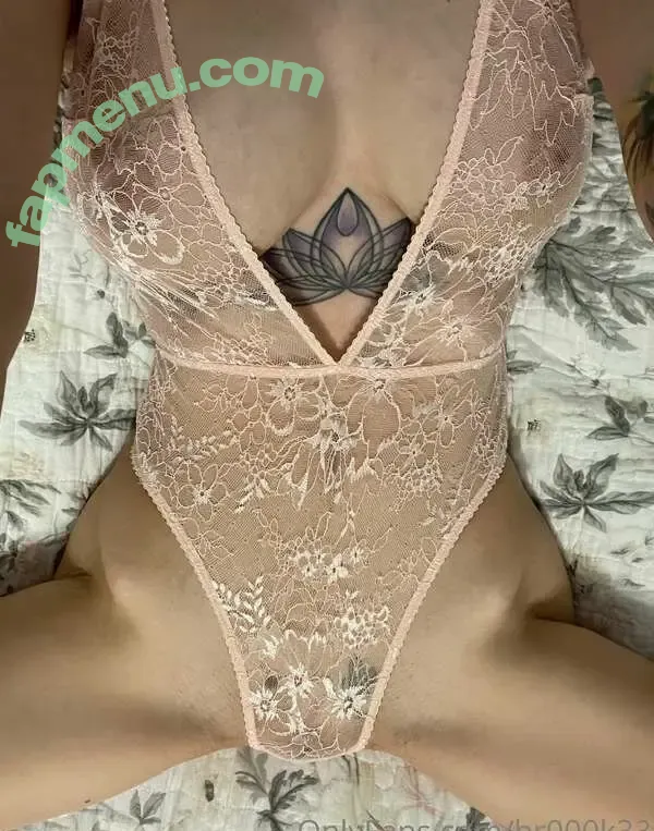 br000k33 nude photo #0004 (peachybr000k33)