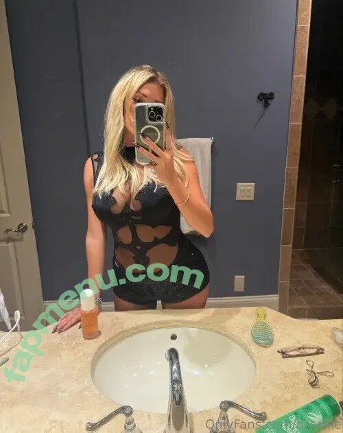 Br3ckie Hi11 nude photo #0031 (breckiehill)