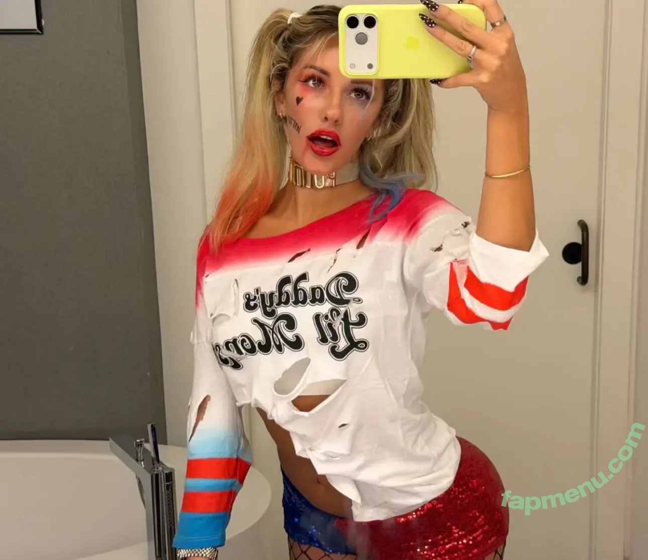 Br3ckie Hi11 nude photo #0022 (breckiehill)