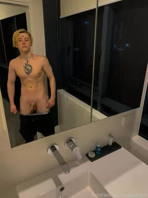 bradcockpitt / brad_cockpitt nude photo #0008