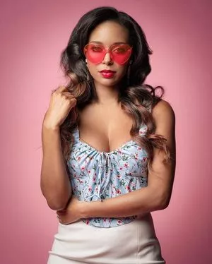 Brandi Rhodes / thebrandirhodes nude photo #0042