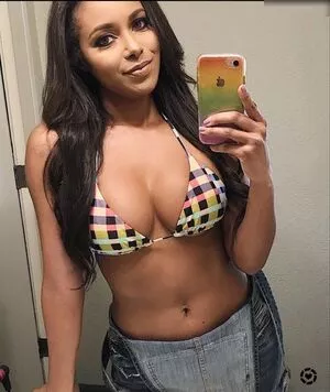 Brandi Rhodes / thebrandirhodes nude photo #0327