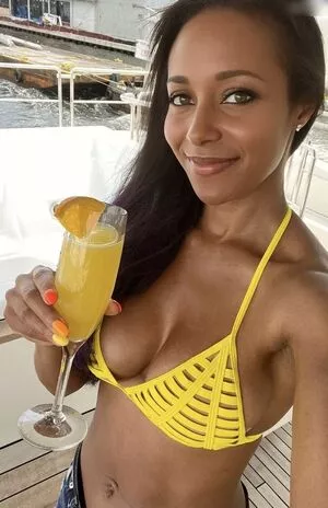 Brandi Rhodes / thebrandirhodes nude photo #0364