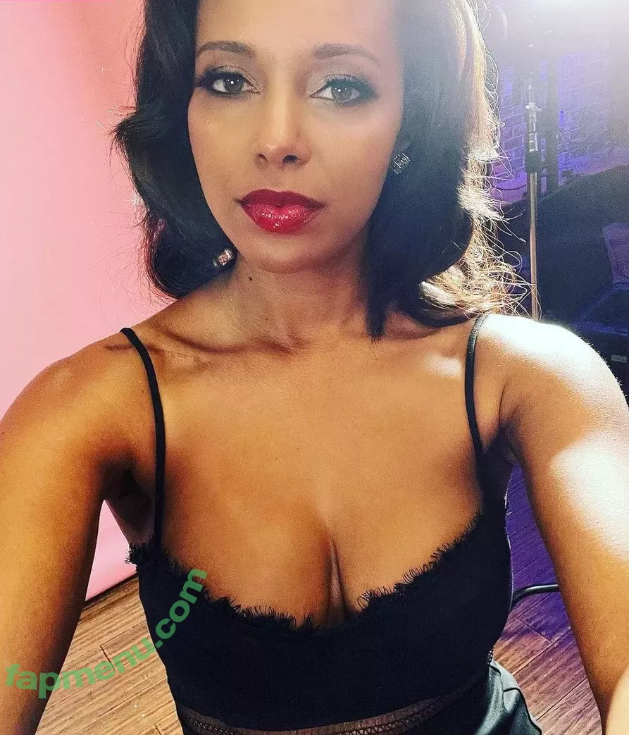 Brandi Rhodes nude photo #0035 (thebrandirhodes)