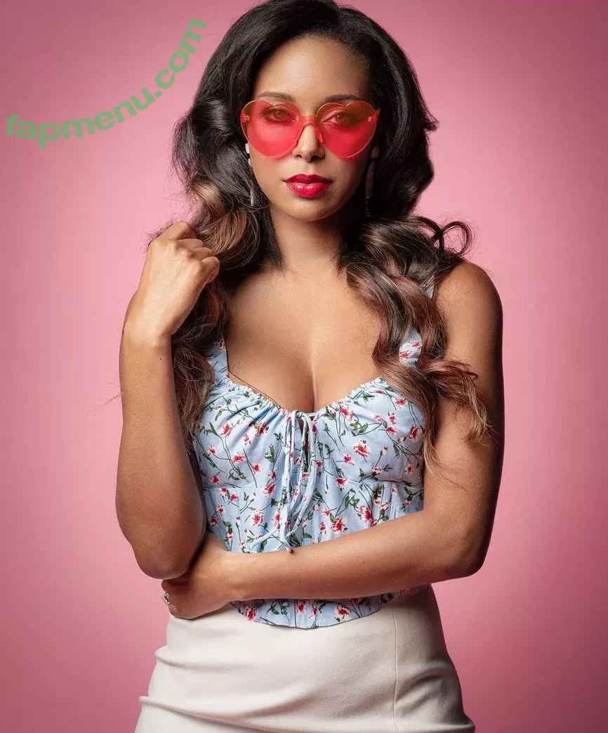 Brandi Rhodes nude photo #0042 (thebrandirhodes)