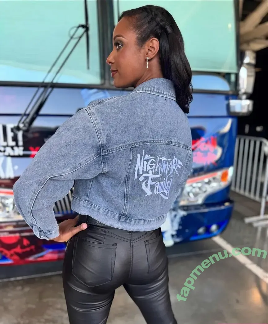 Brandi Rhodes nude photo #0440 (thebrandirhodes)
