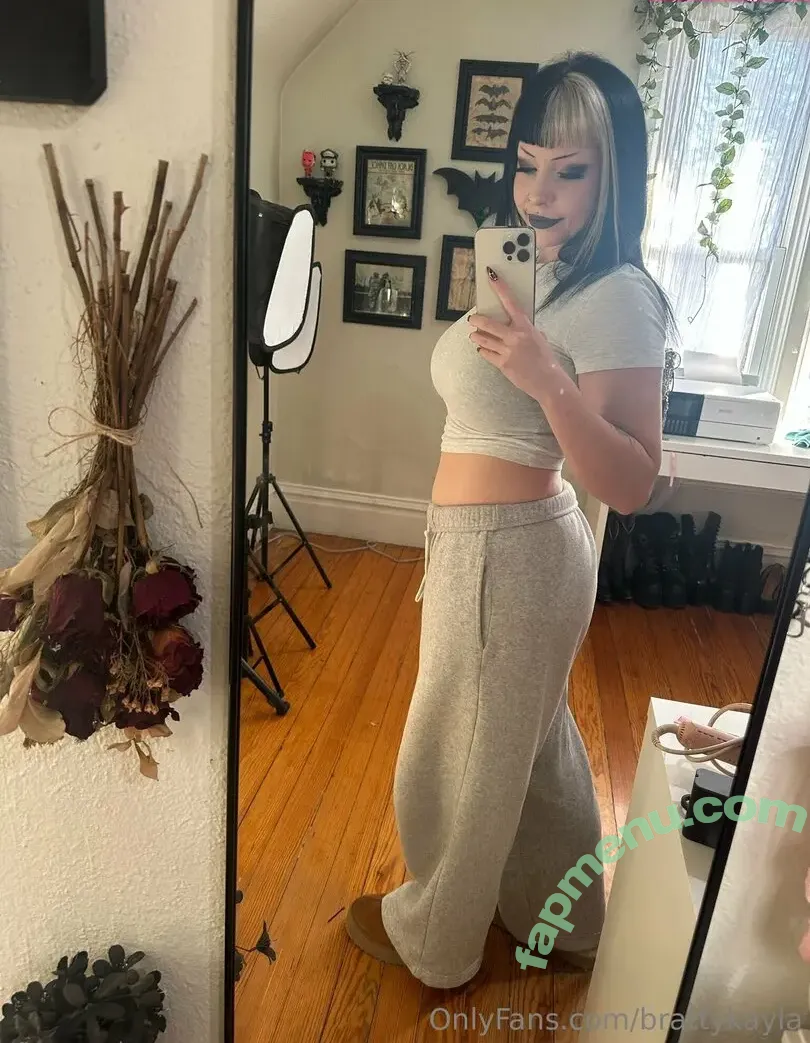 Brattykayla nude photo #0062 (brattykayla666)