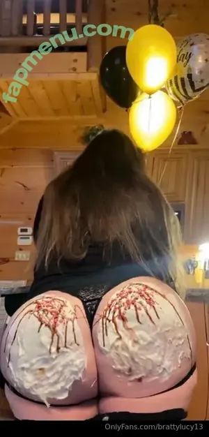 brattylucy13 / gingerlucy13 nude photo #0006