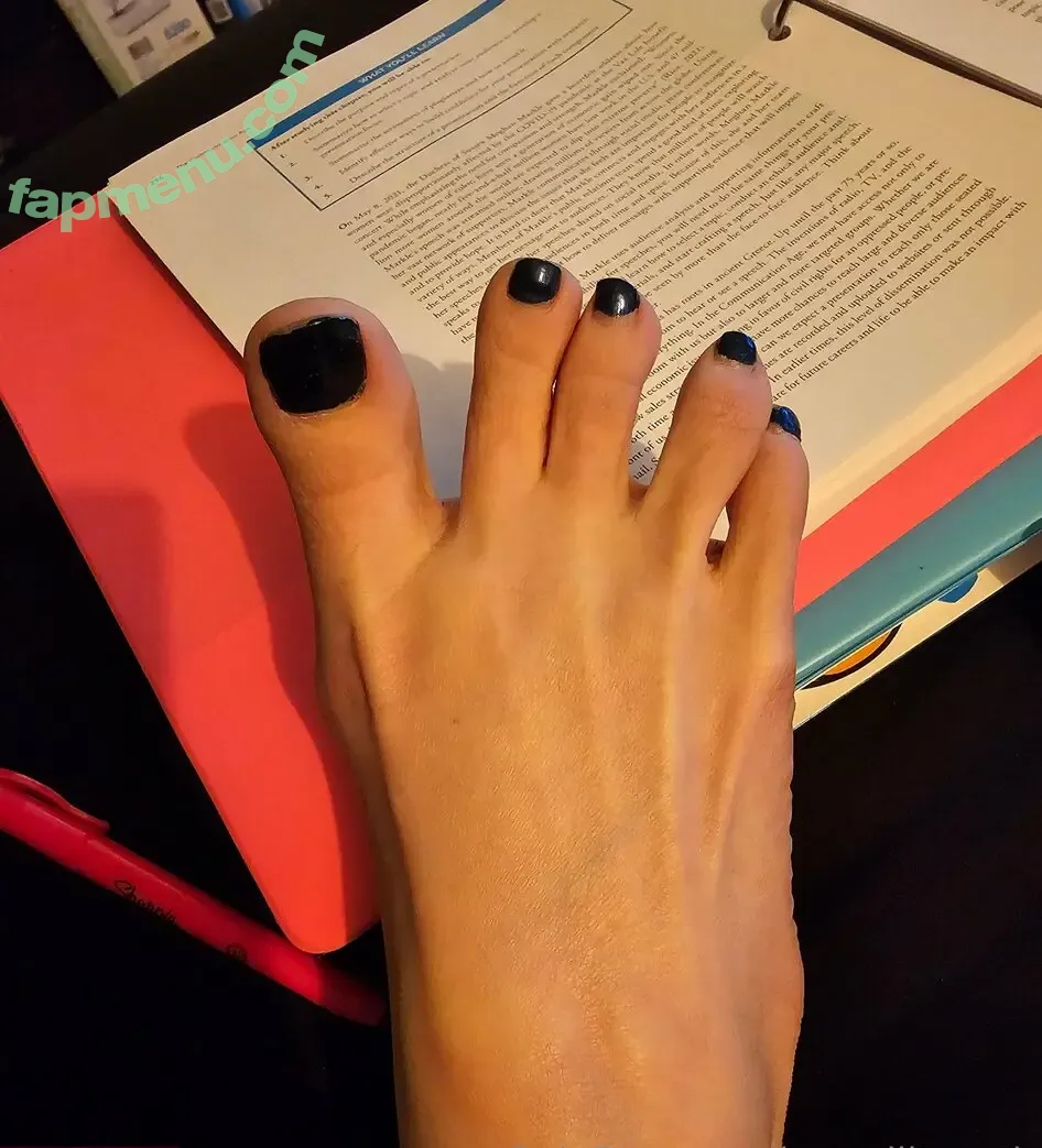 braveliltoestir nude photo #0005 (bravelittletaylor)