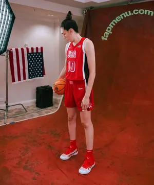 Breanna Stewart / WNBA Player / breannastewart30 nude photo #0053