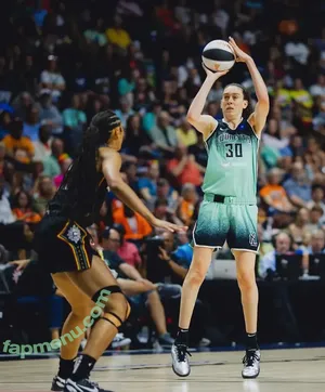 Breanna Stewart / WNBA Player / breannastewart / breannastewart30 nude photo #0068