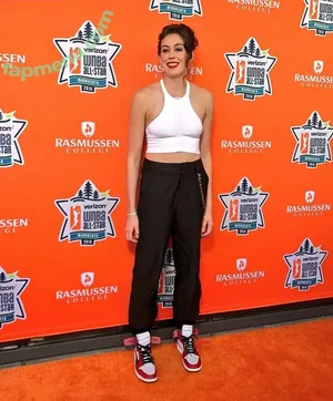 Breanna Stewart / WNBA Player / breannastewart / breannastewart30 nude photo #0084