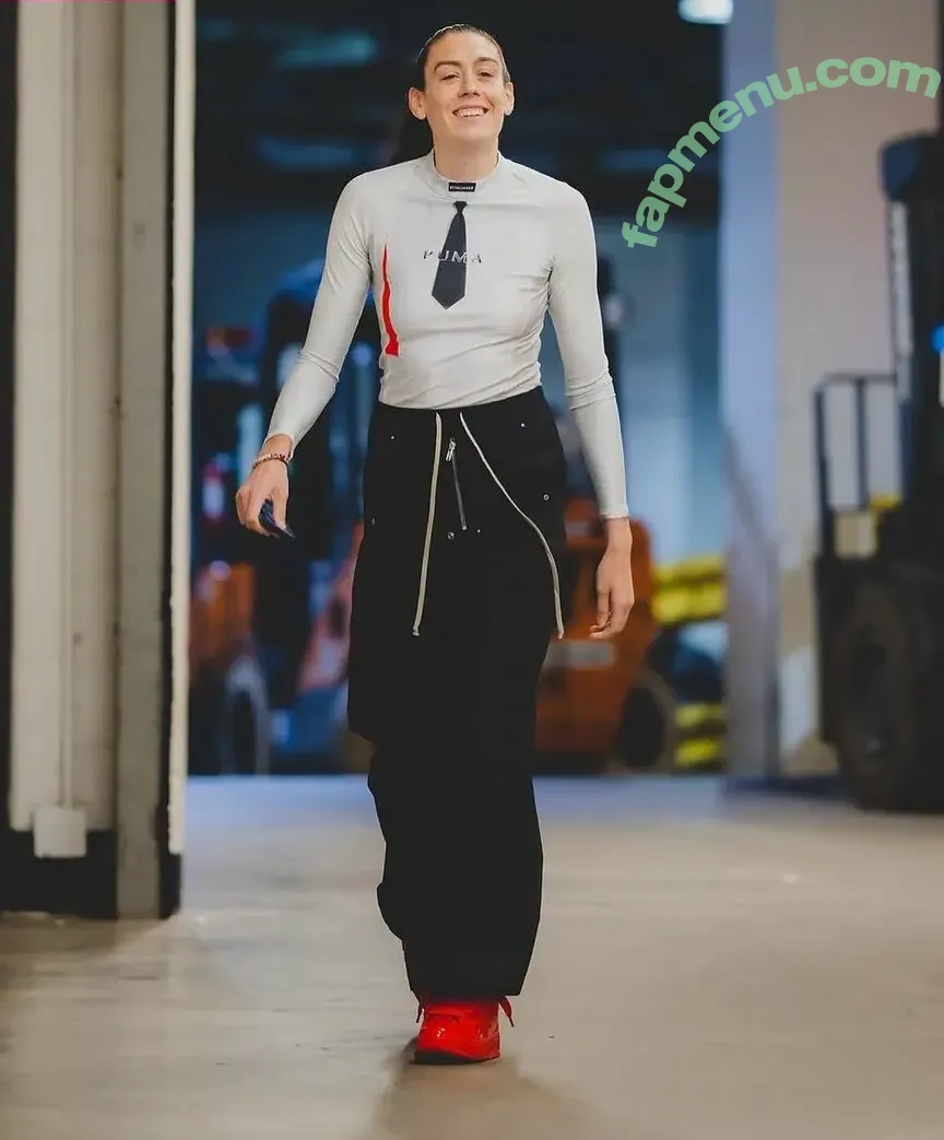 Breanna Stewart nude photo #0037 (WNBA Player / breannastewart30)