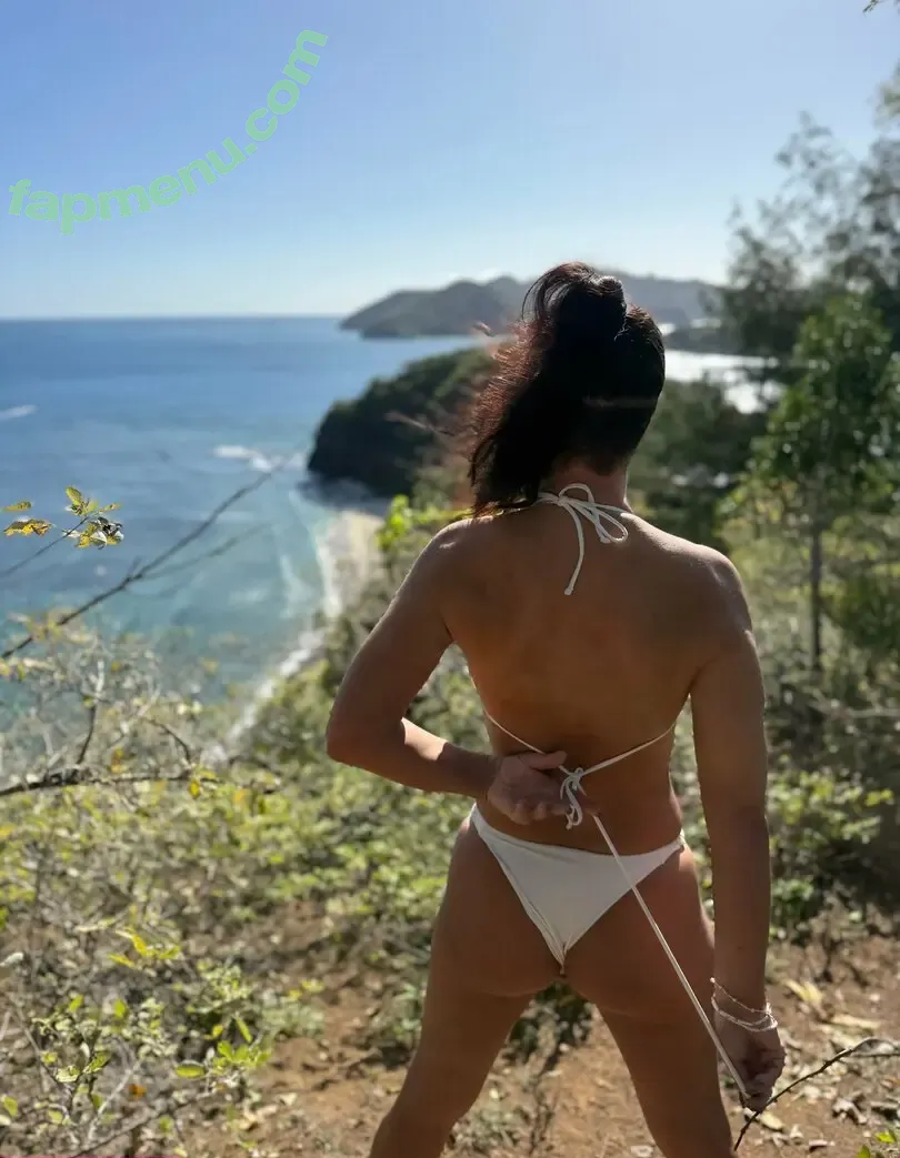 breasts_in_nature_free nude photo #0012 (breasts_in_nature_free)