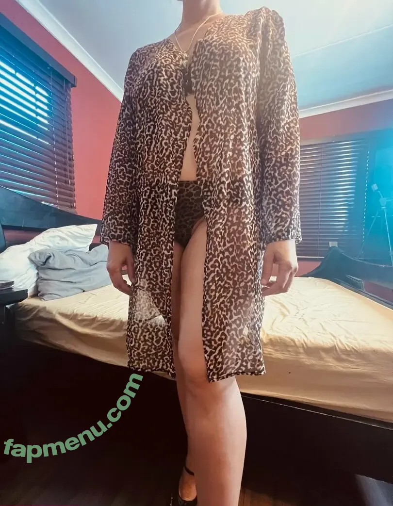 breasty_beauty nude photo #0022 (breasty_beauty)