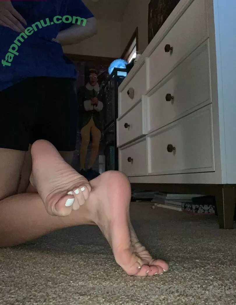 Brees_feet1 nude photo #0036 (Breebri12 / Thablondegirll / breefeet)