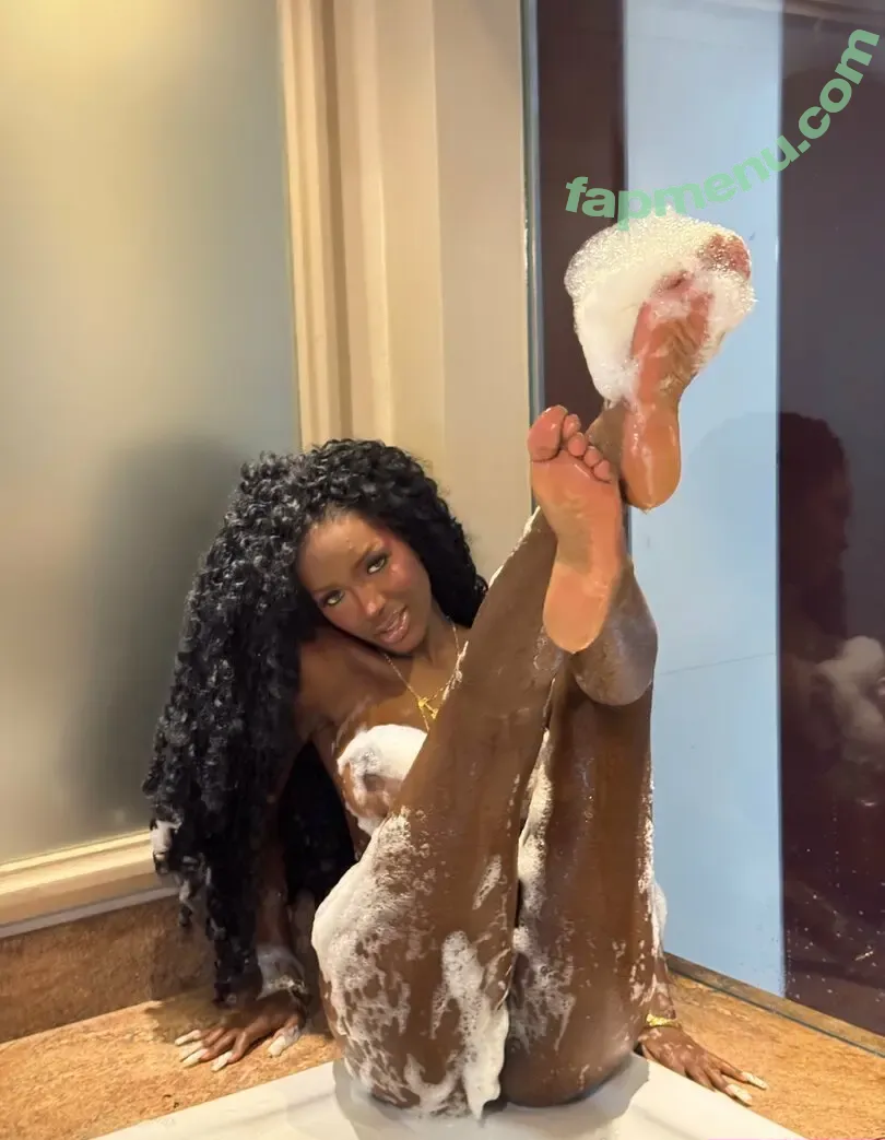Brenda Perlaza nude photo #0061 (barbienegra3 / brendaperlaza)