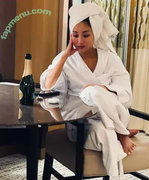 Brenda Song / brendasong nude photo #0185