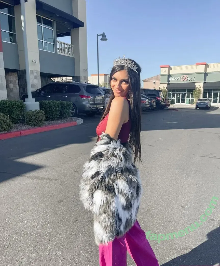 Brenna Marie Narayan nude photo #0019 (brennamarienarayan)