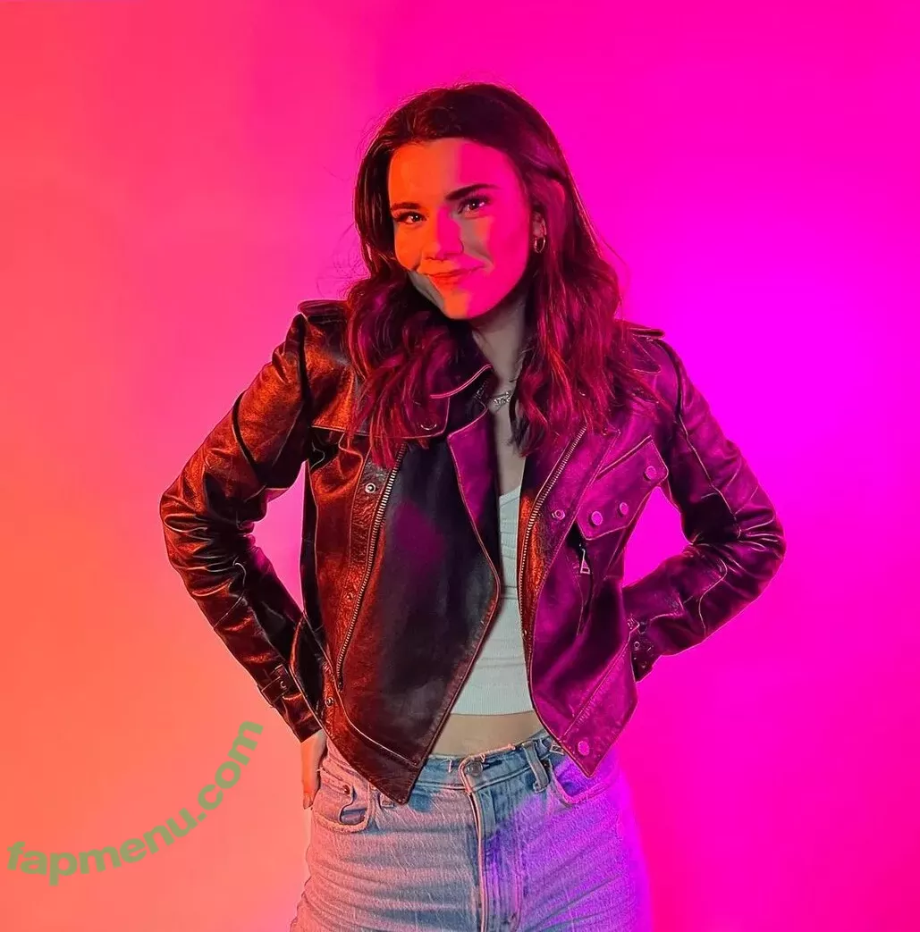 Brett Cooper nude photo #0013 (imbrettcooper)