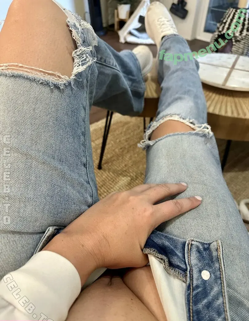 Brett Rossi nude photo #0322 (boringbarngirl / brettrossi / imbrettrossi)