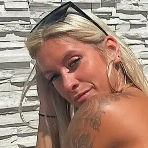 bri.oconnor / brassy_tenor18 nude photo #0007