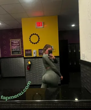 bri.oconnor / brassy_tenor18 nude photo #0009