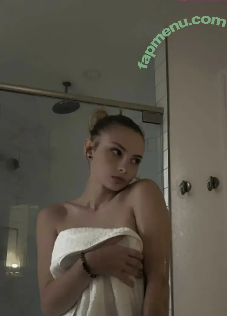 Briana Blair Herbert nude photo #0002 (littlenugget214 / princess_bri_bri2424)