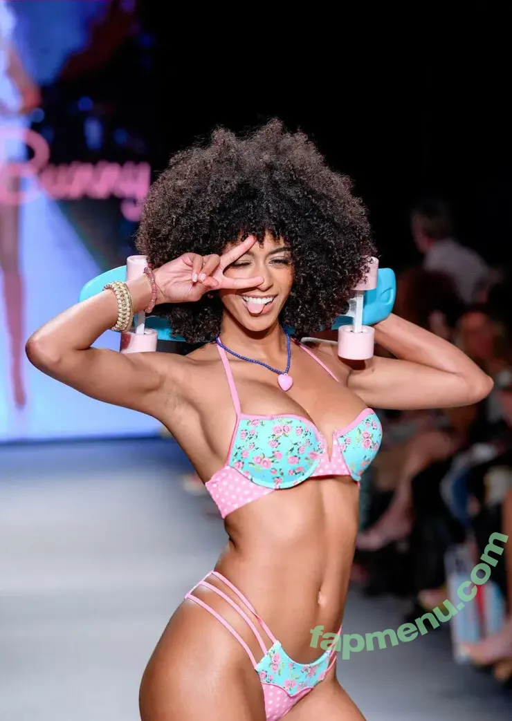 Briana Smith nude photo #0407 (brianaans / brianaas / brismith)