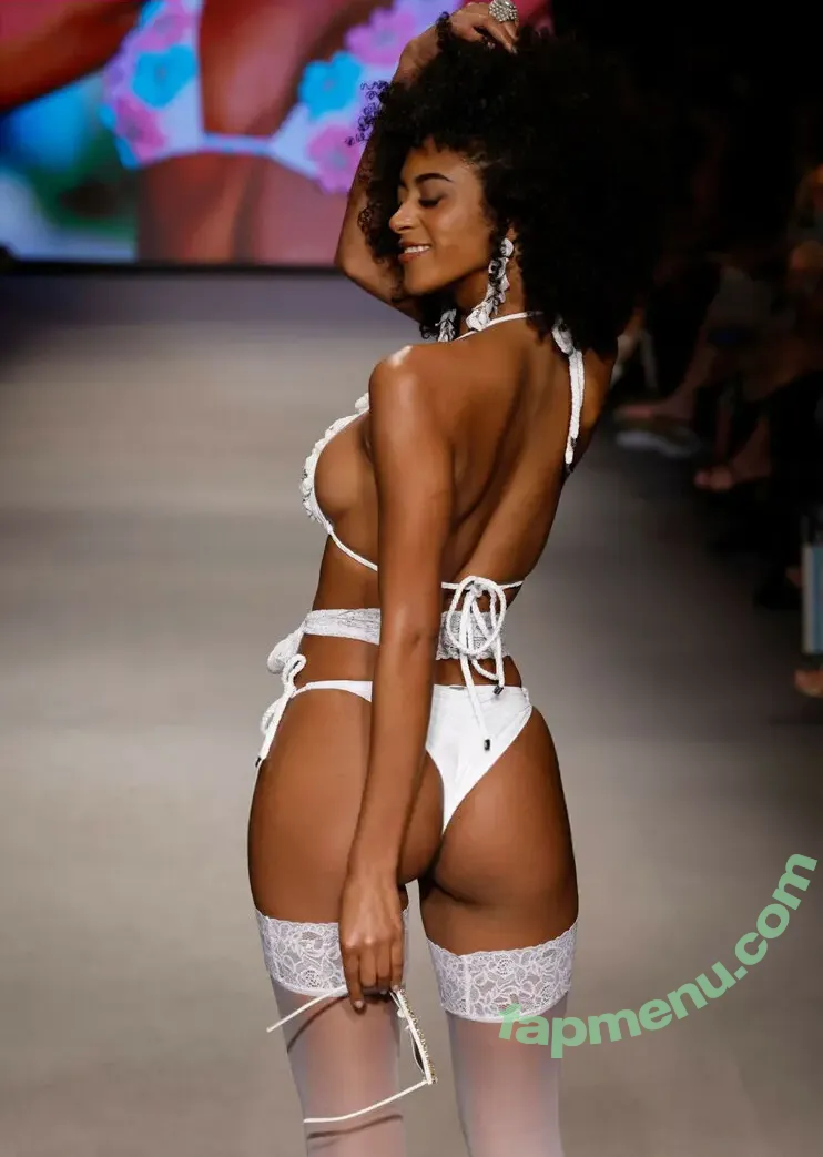 Briana Smith nude photo #0409 (brianaans / brianaas / brismith)