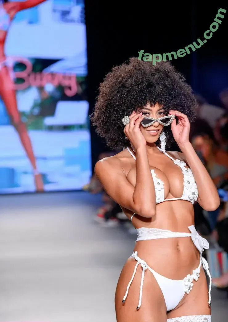 Briana Smith nude photo #0420 (brianaans / brianaas / brismith)