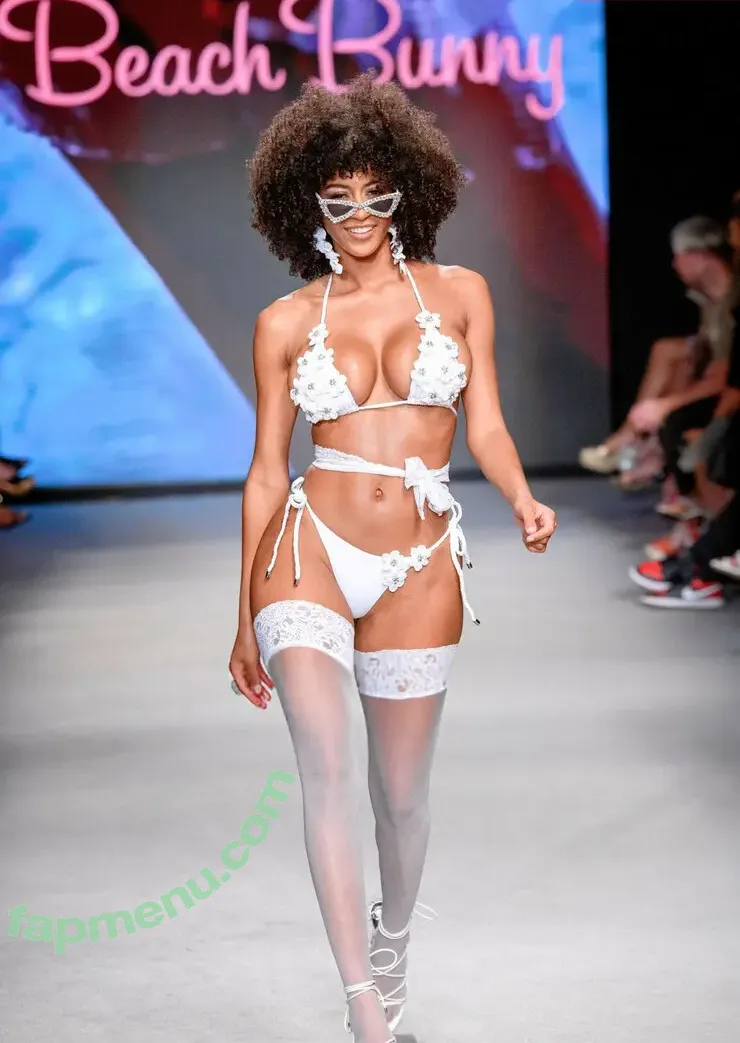 Briana Smith nude photo #0421 (brianaans / brianaas / brismith)