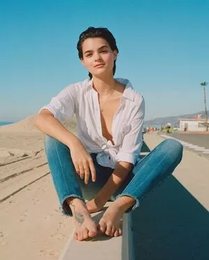 Brianna Hildebrand / briannahilde nude photo #0009