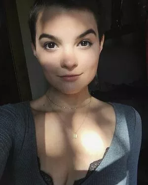 Brianna Hildebrand / briannahilde nude photo #0023