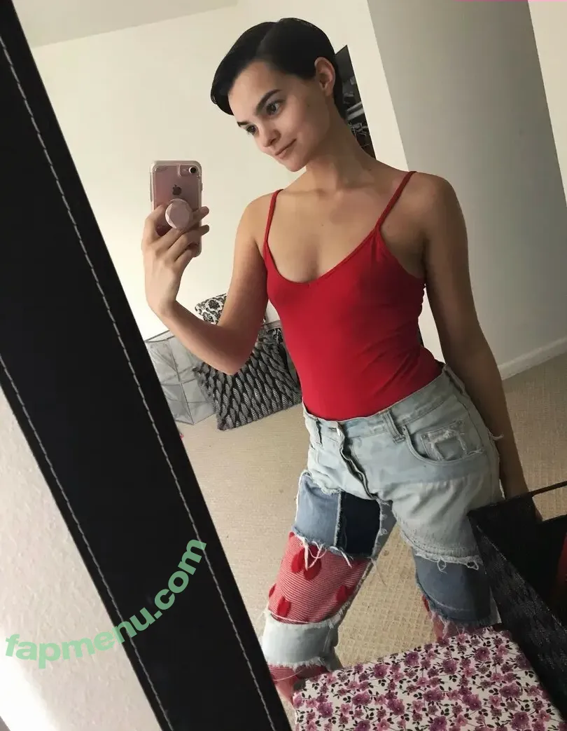 Brianna Hildebrand nude photo #0055 (briannahilde)