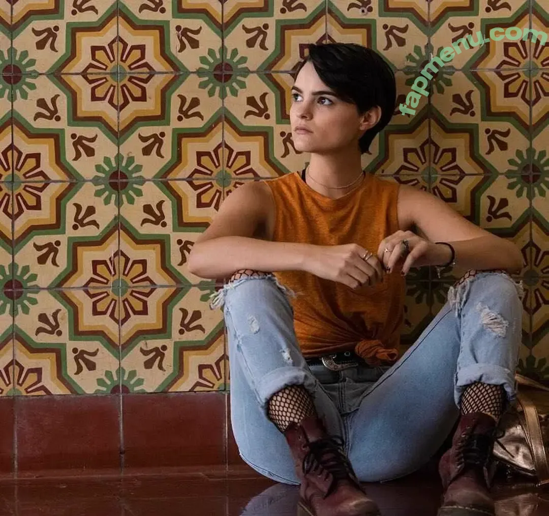 Brianna Hildebrand nude photo #0065 (briannahilde)