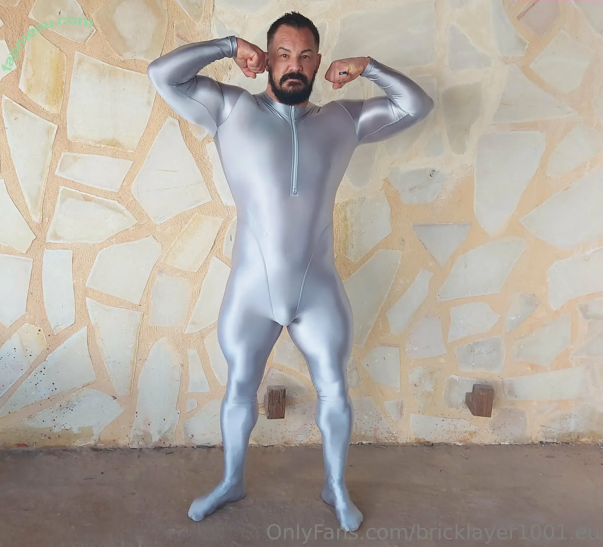 bricklayer1001.eu nude photo #0012 (kingofspandex)