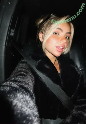 Brie Belle / blairesbigpp / briebellee nude photo #0002