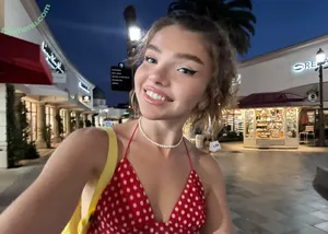 Brie Belle / blairesbigpp / briebellee nude photo #0059