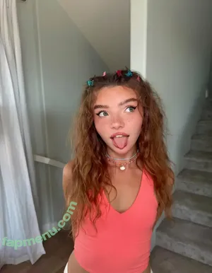 Brie Belle / blairesbigpp / briebellee nude photo #0063