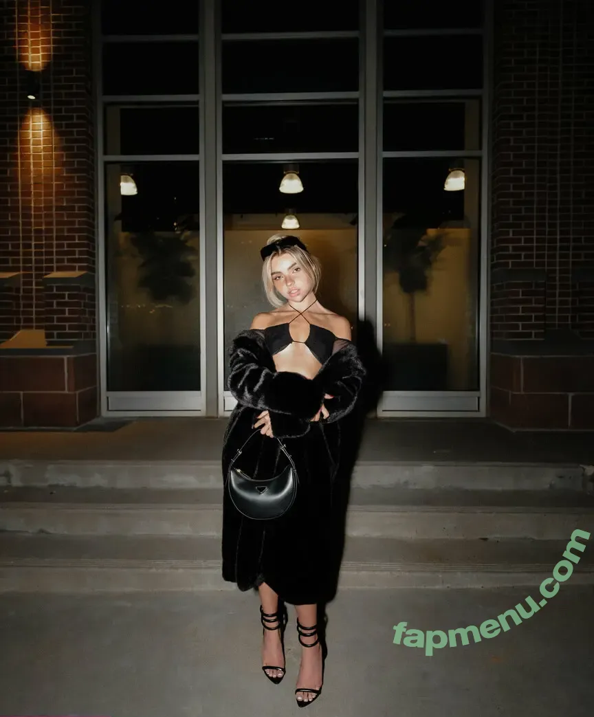 Brie Belle nude photo #0017 (blairesbigpp / briebellee)