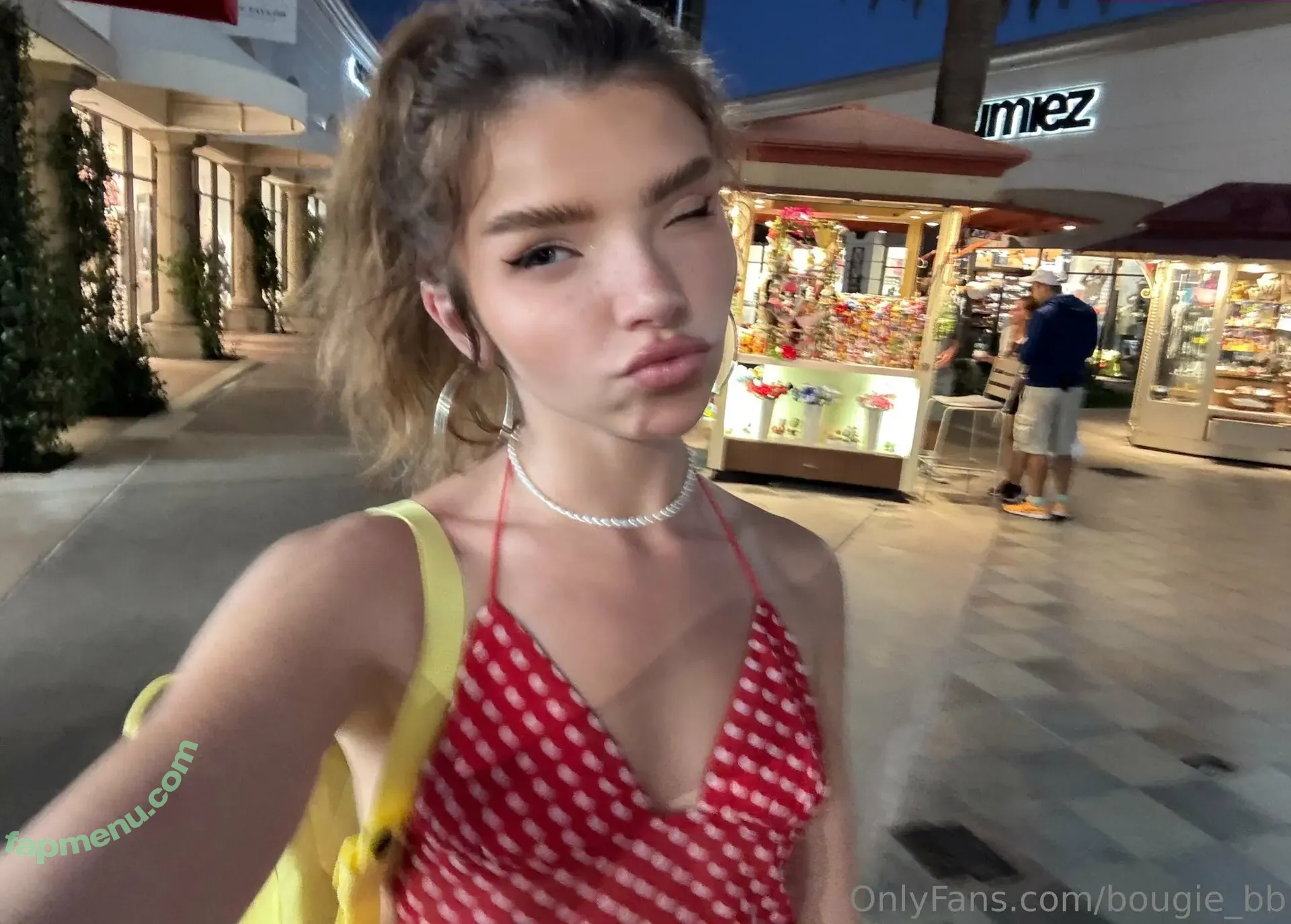 Brie Belle nude photo #0061 (blairesbigpp / briebellee)