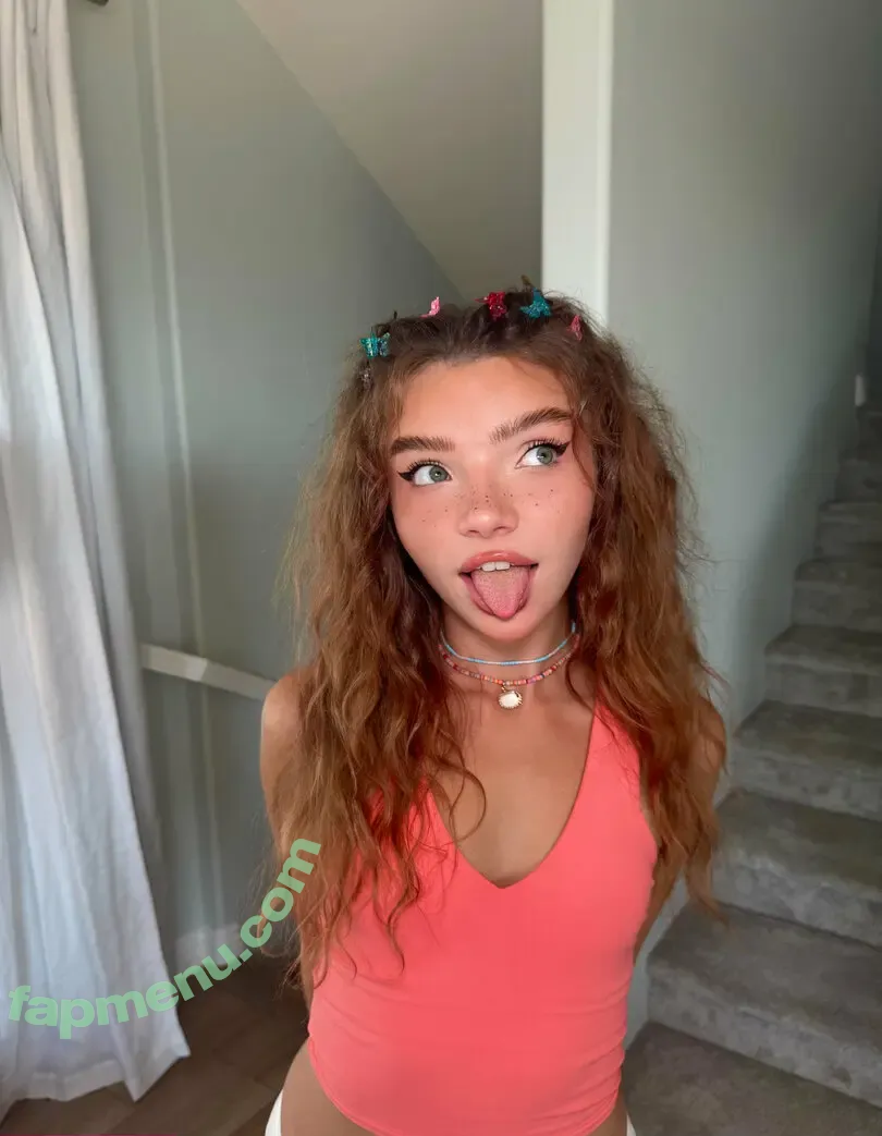 Brie Belle nude photo #0063 (blairesbigpp / briebellee)