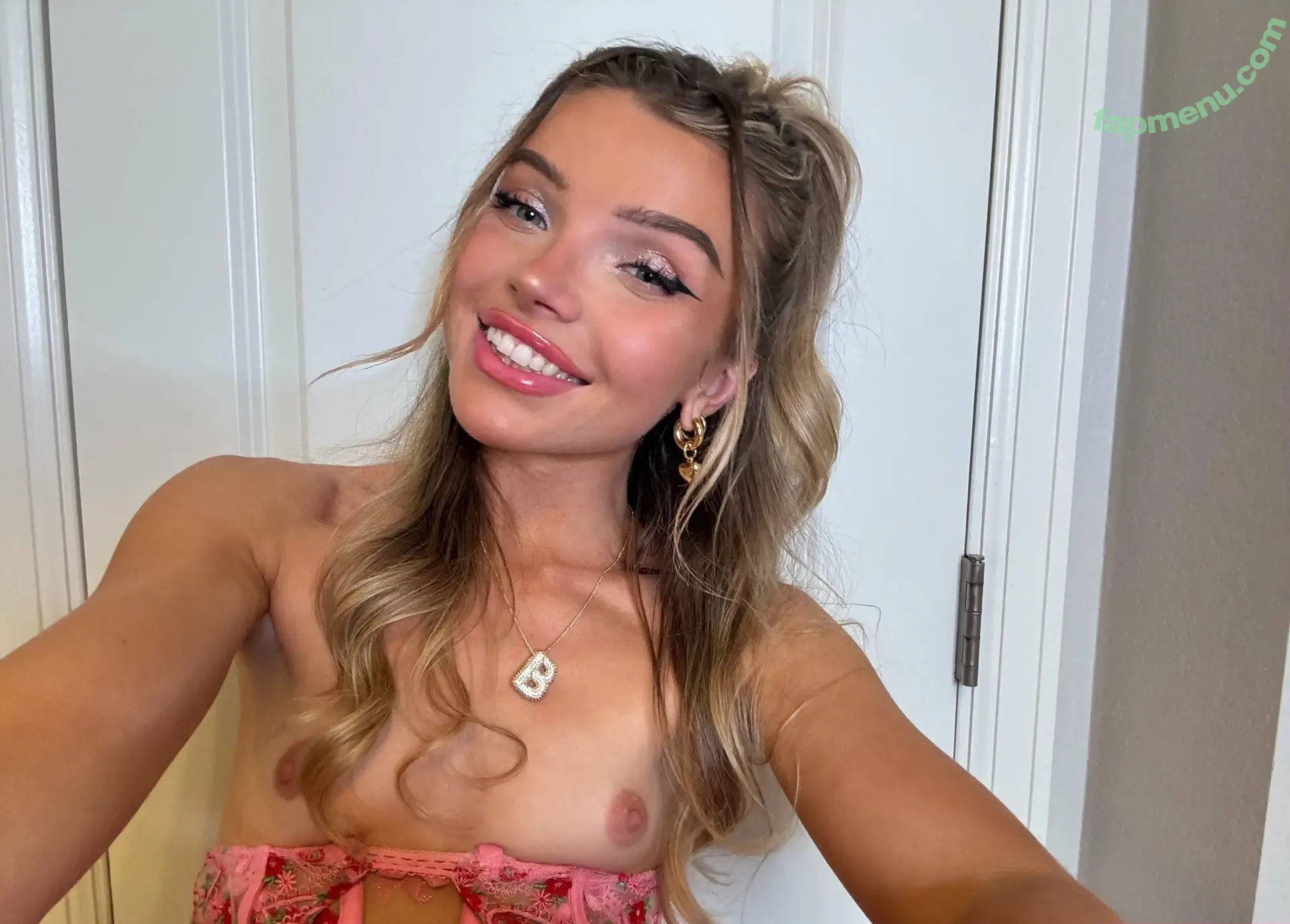 Brie Belle nude photo #0003 (Blaire.bigpp / blairesbigpp / bougie_bb / briebellee)