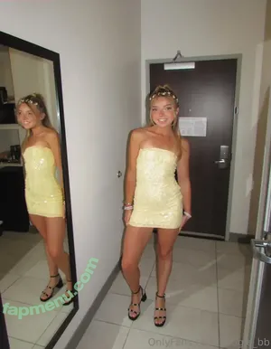 Brie Belle / blairesbigpp / briebellee nude photo #0148