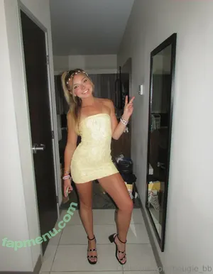 Brie Belle / blairesbigpp / briebellee nude photo #0158