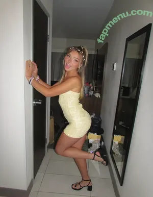 Brie Belle / blairesbigpp / briebellee nude photo #0161